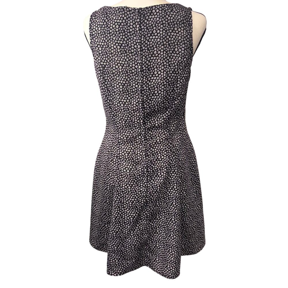 H&M Divided Black White Daisy Floral Skater Dress Sleeveless Summer Sun Dress 10 - Picture 4 of 9